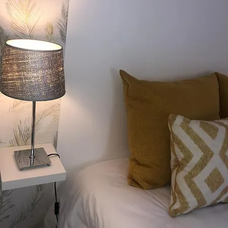 Break-quiet House With Private Patio * 토레스베드라스