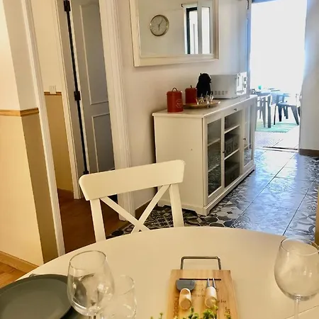 Break-quiet House With Private Patio 펜션 *
