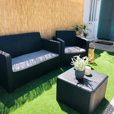 Break-quiet House With Private Patio * 토레스베드라스