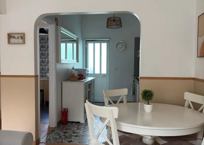 Break-quiet House With Private Patio * Torres Vedras