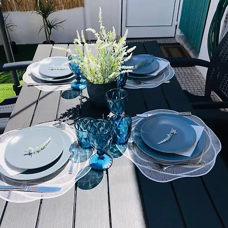 בית נופש City Break-Quiet House With Private Patio