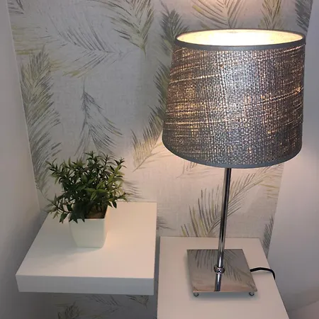 City Break-Quiet House With Private Patio *