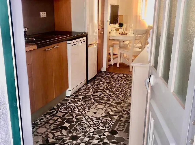 Break-quiet House With Private Patio