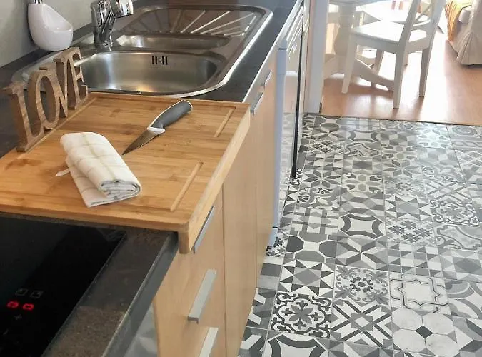 Break-quiet House With Private Patio Дом отдыха Торреш-Ведраш