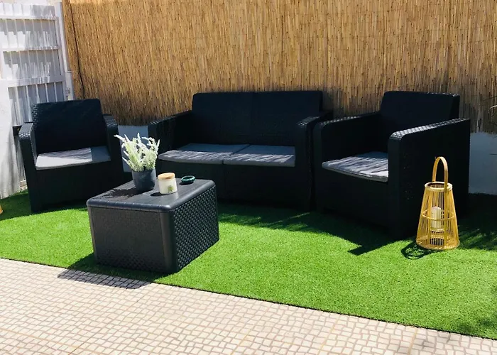 Break-quiet House With Private Patio Feriehus Torres Vedras