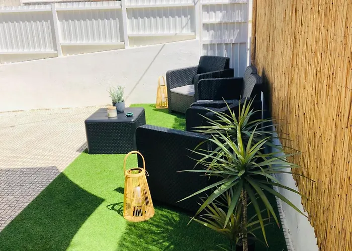 Semesterbostad Break-quiet House With Private Patio